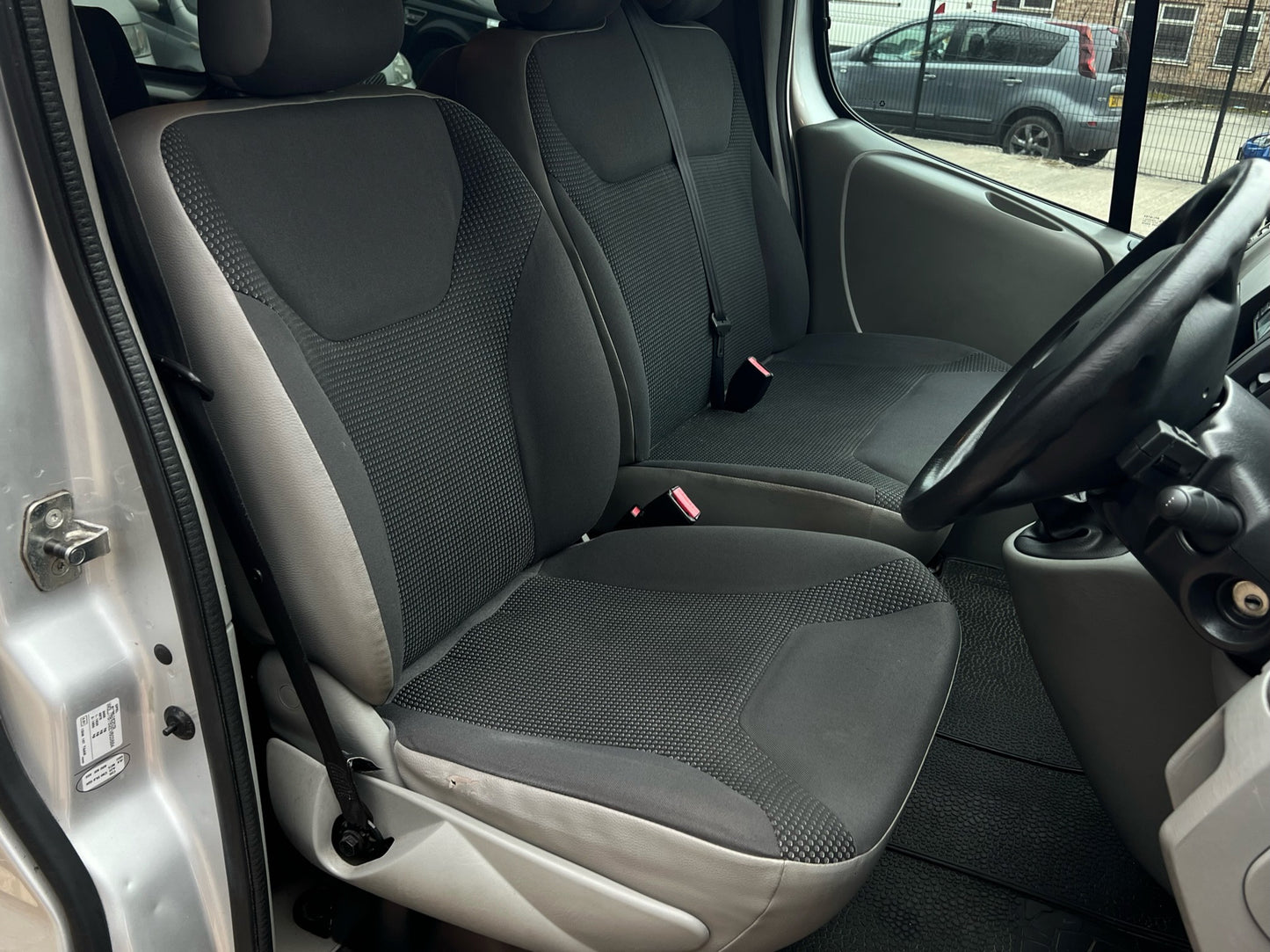 Vauxhall Vivaro Minibus 9 Seater