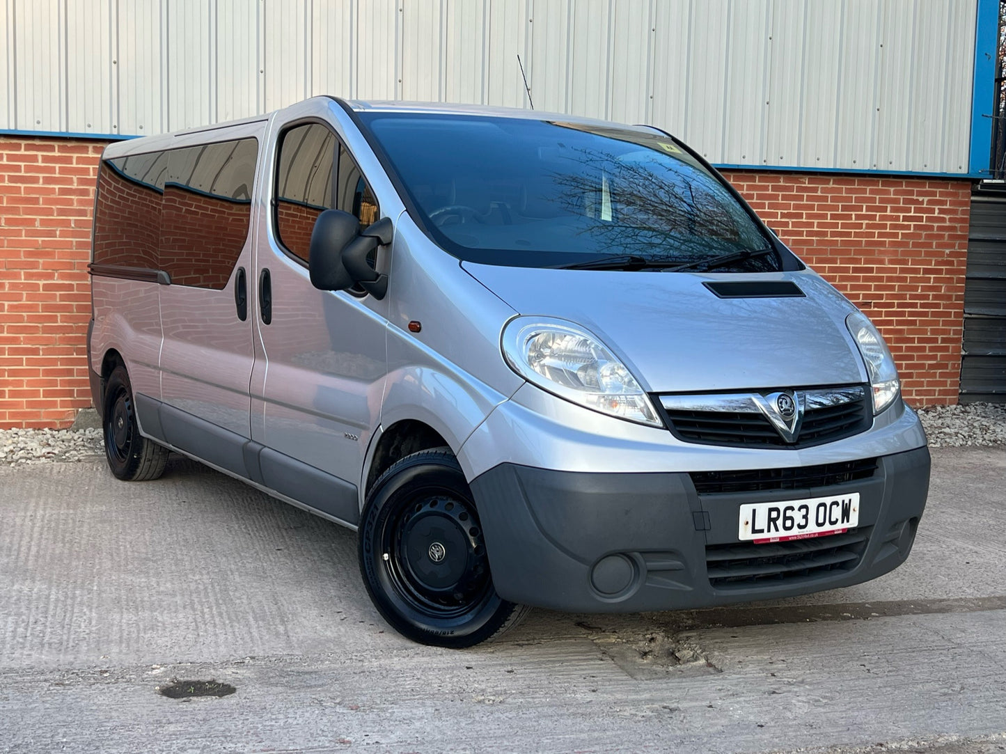 Vauxhall Vivaro Minibus 9 Seater