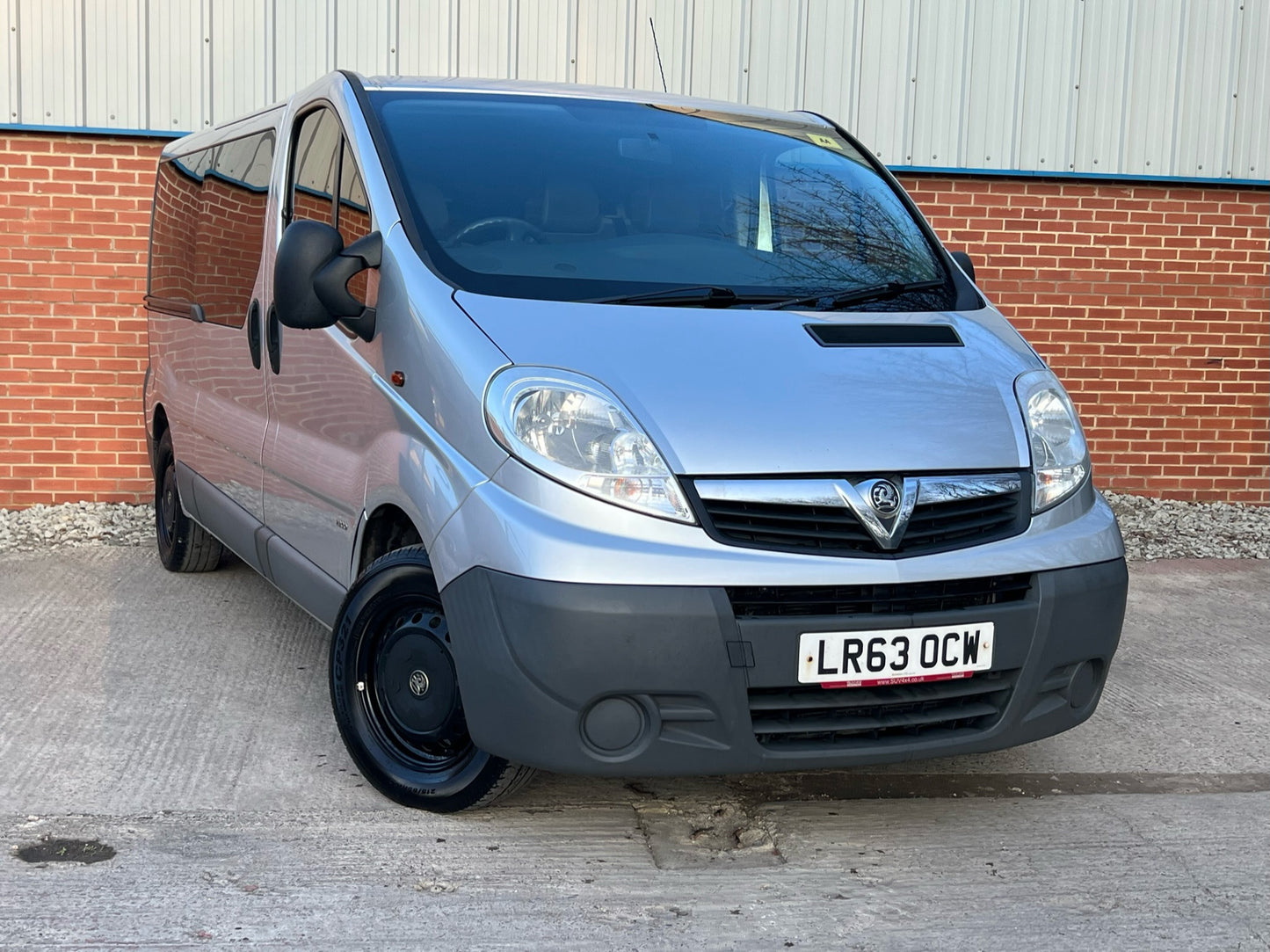 Vauxhall Vivaro Minibus 9 Seater