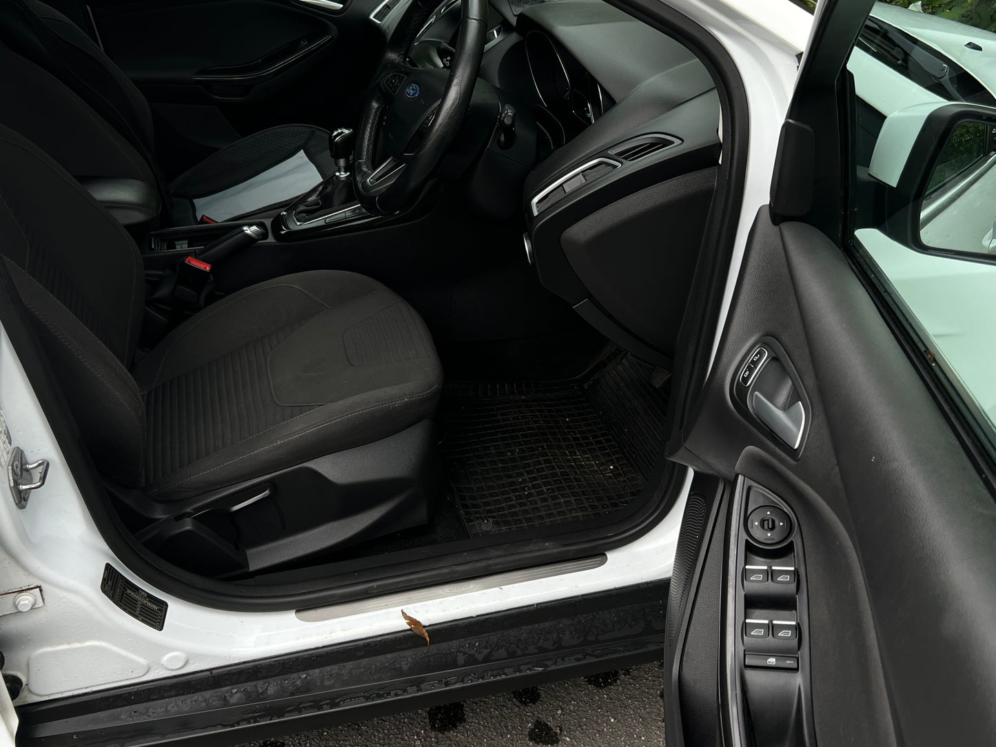 Ford Focus 2.0 TDCi Titanium 5dr Diesel Manual Euro 6 (s/s) (150 ps)