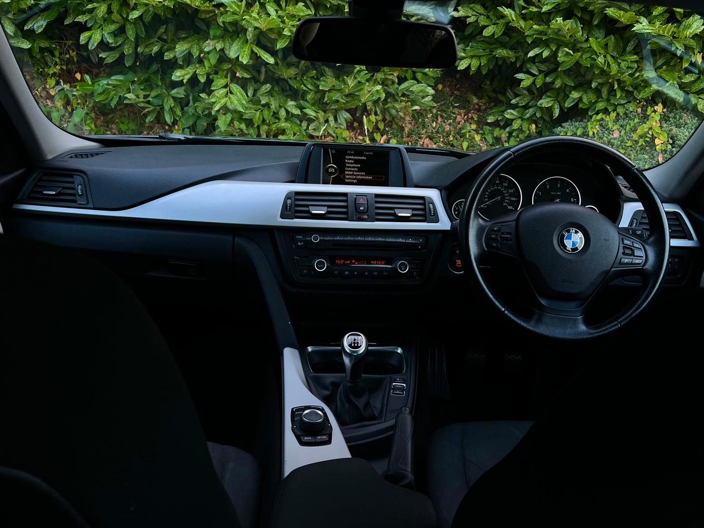 BMW 318d 2.0 SE Saloon 4dr Diesel Manual Euro 5 (s/s) (143 ps)