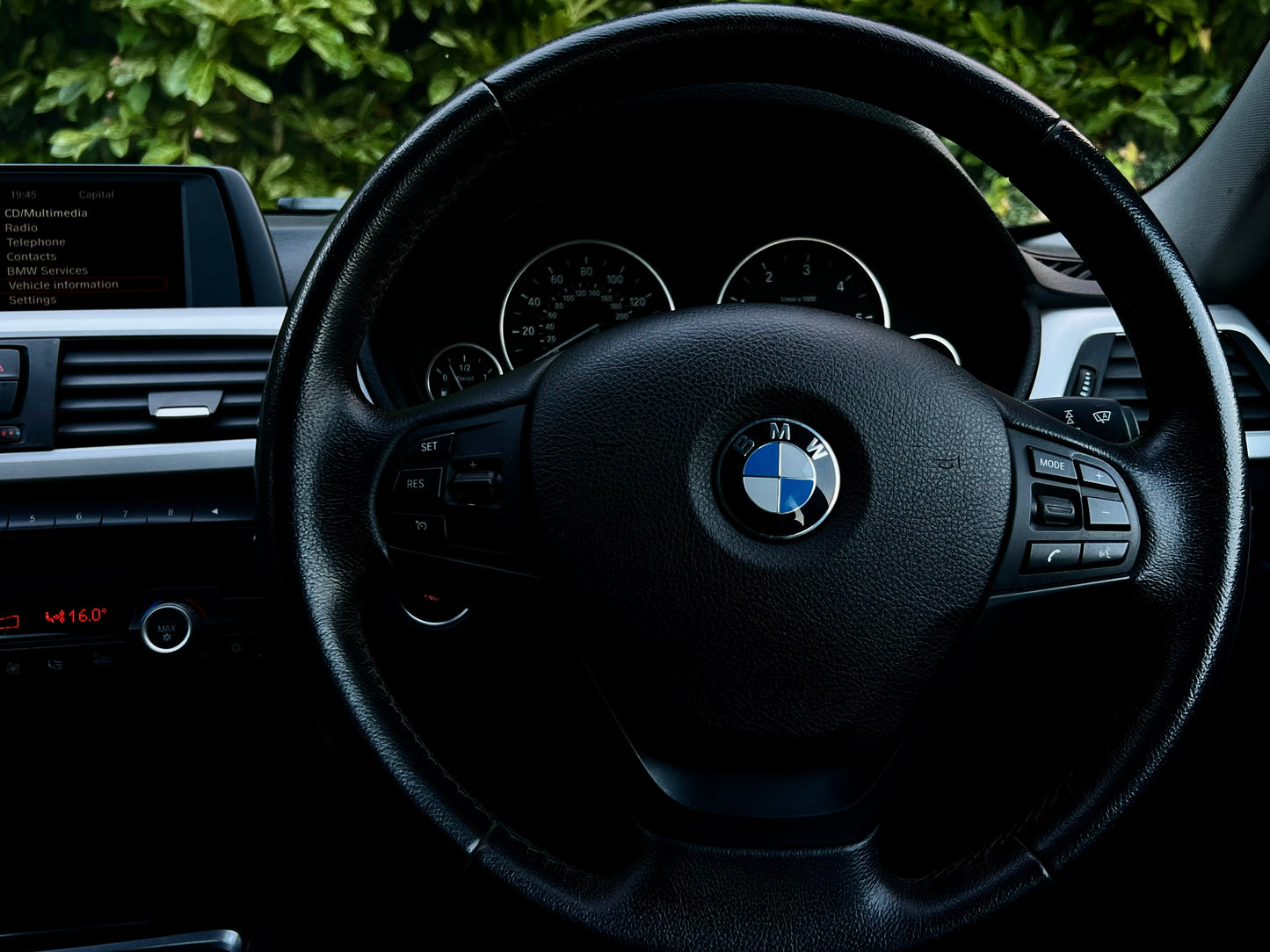 BMW 318d 2.0 SE Saloon 4dr Diesel Manual Euro 5 (s/s) (143 ps)