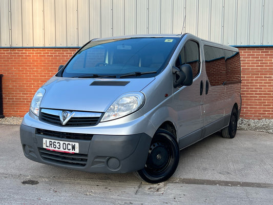 Vauxhall Vivaro Minibus 9 Seater
